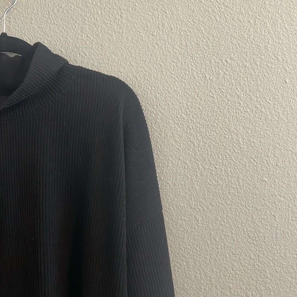 Funnel neck top